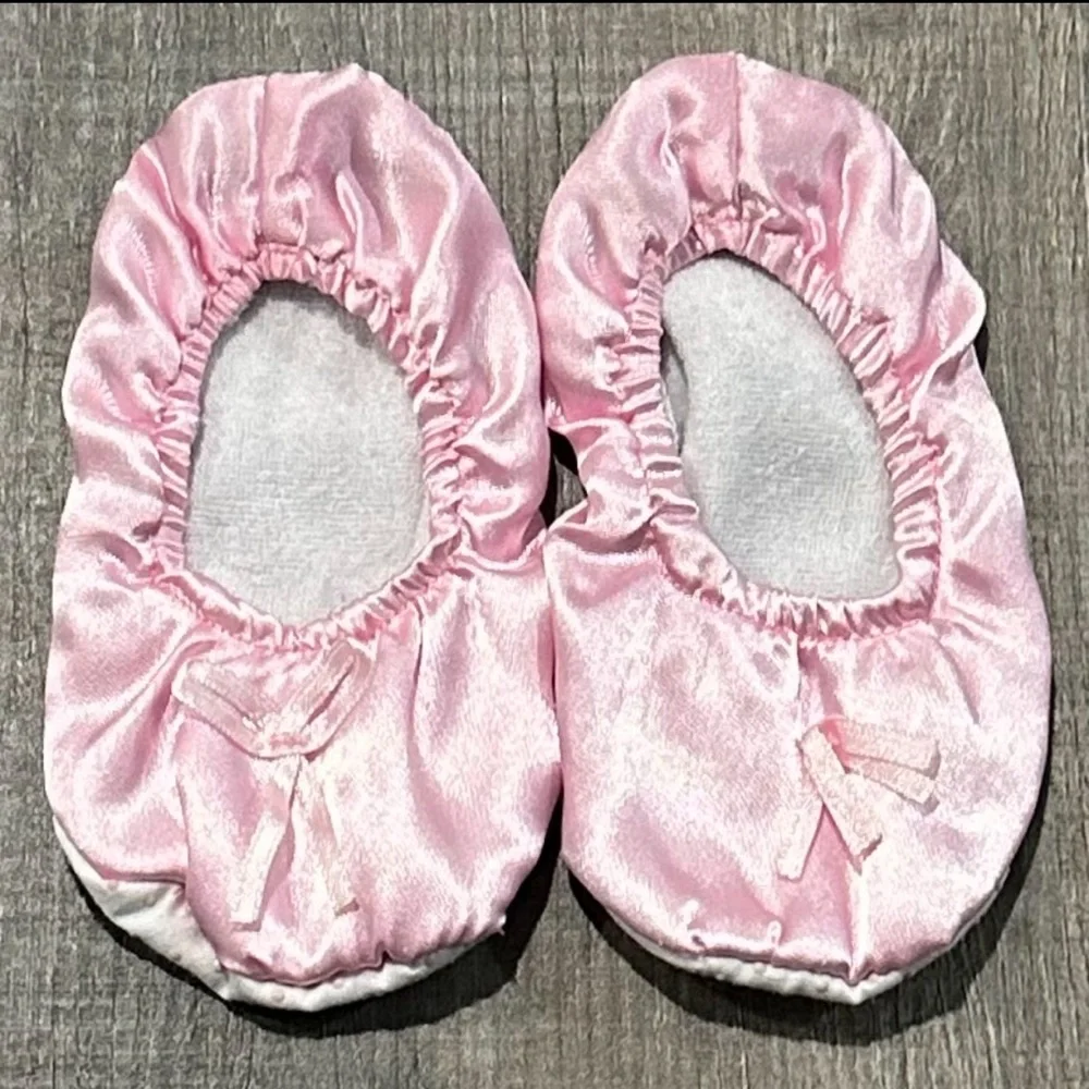 💞 Toddler Girls One Size Pink Slippers